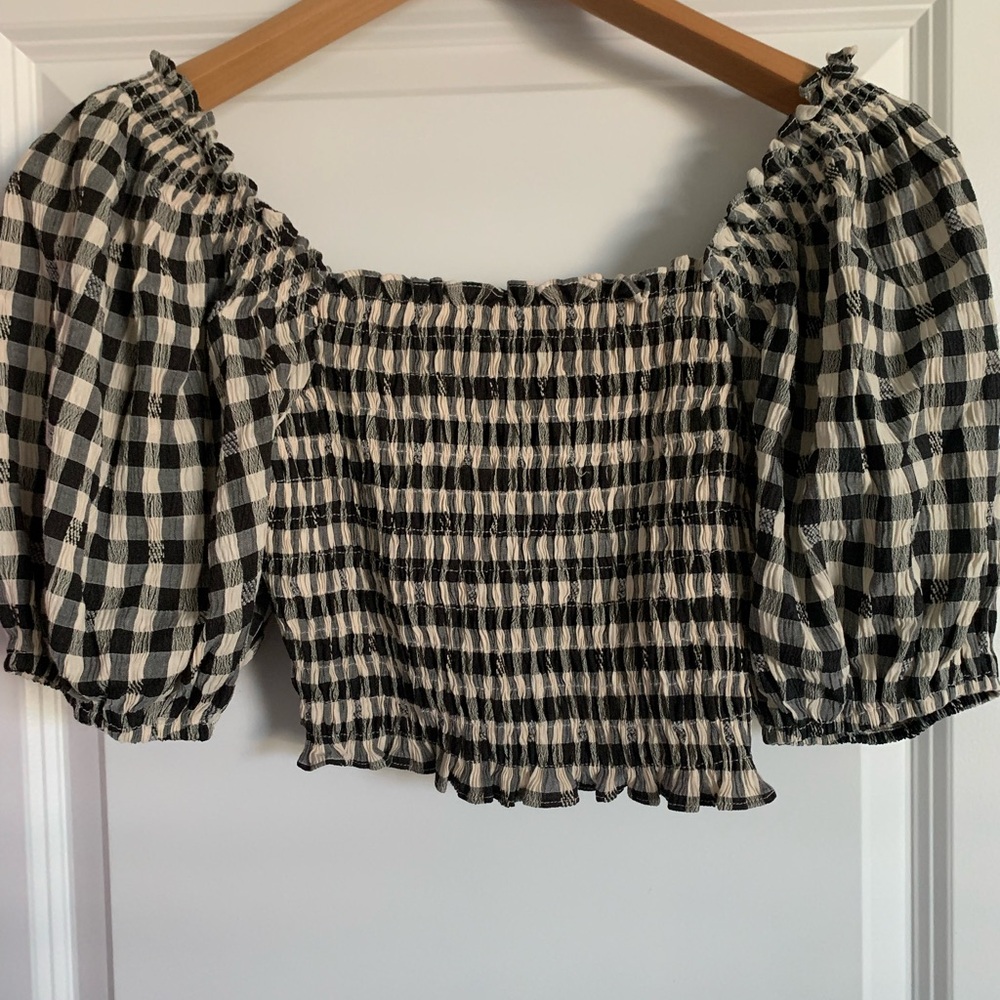 Lulus black/cream crop top‎ with bubble sleeves small